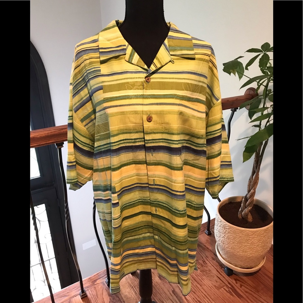 100% Silk Tommy Bahama Short Sleeved Button Down